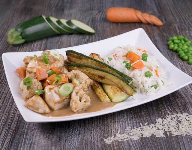 BE0104_Rotes-Huehnchencurry-mit-Gemuese_640x500